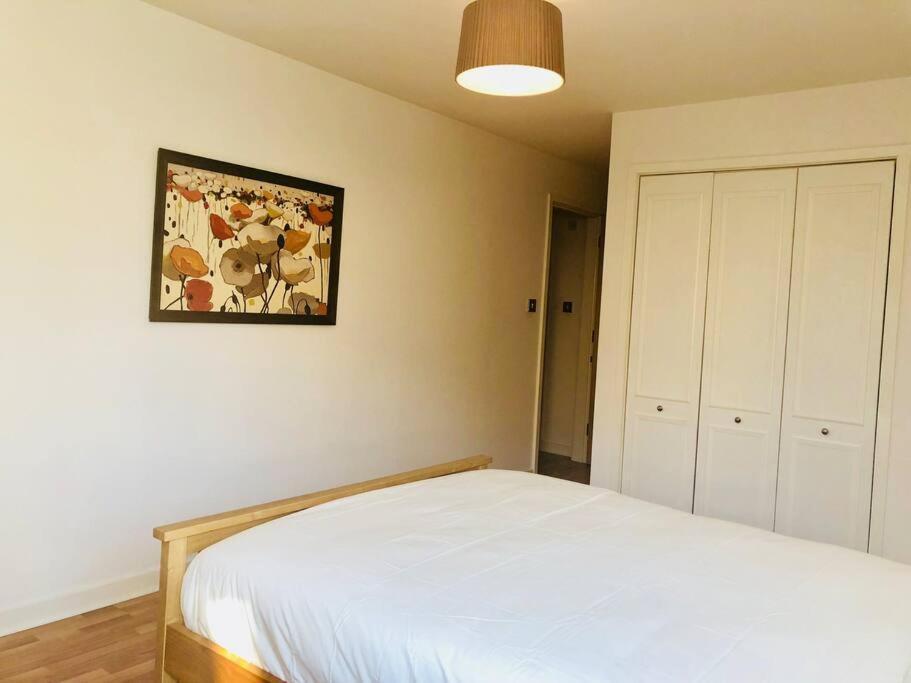 Modern Spacious Retreat Full Fibre Wi-Fi & Free Parking Эдинбург Экстерьер фото