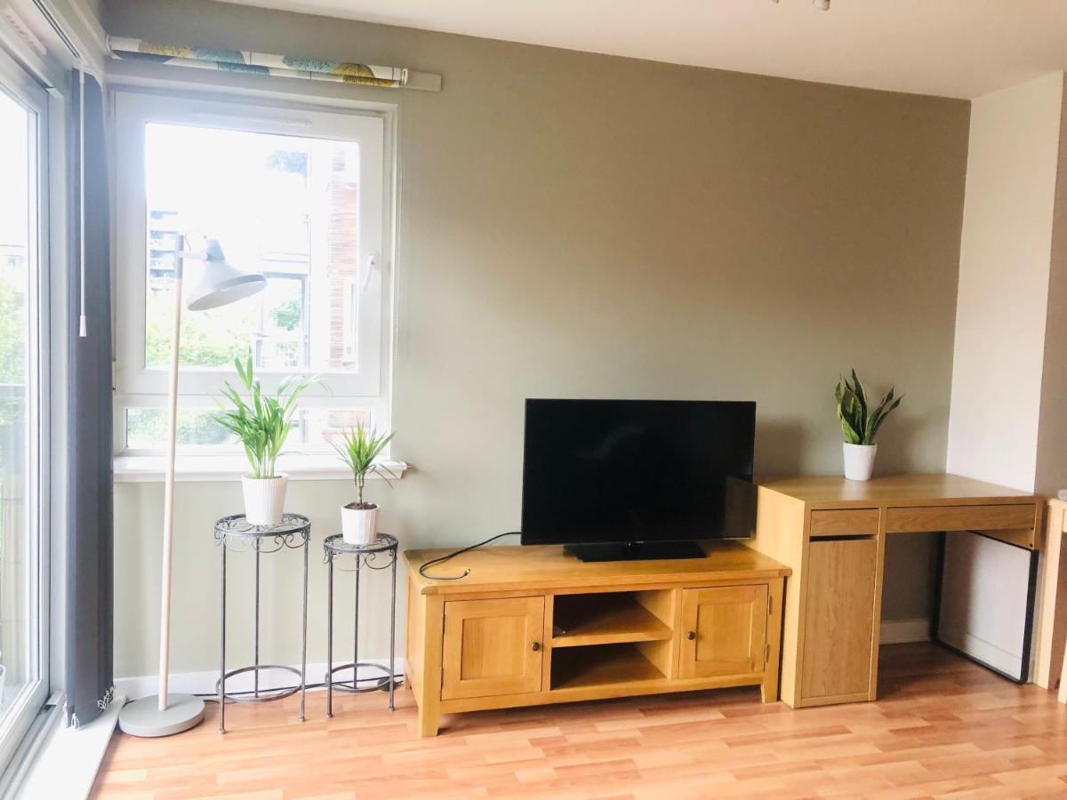 Modern Spacious Retreat Full Fibre Wi-Fi & Free Parking Эдинбург Экстерьер фото