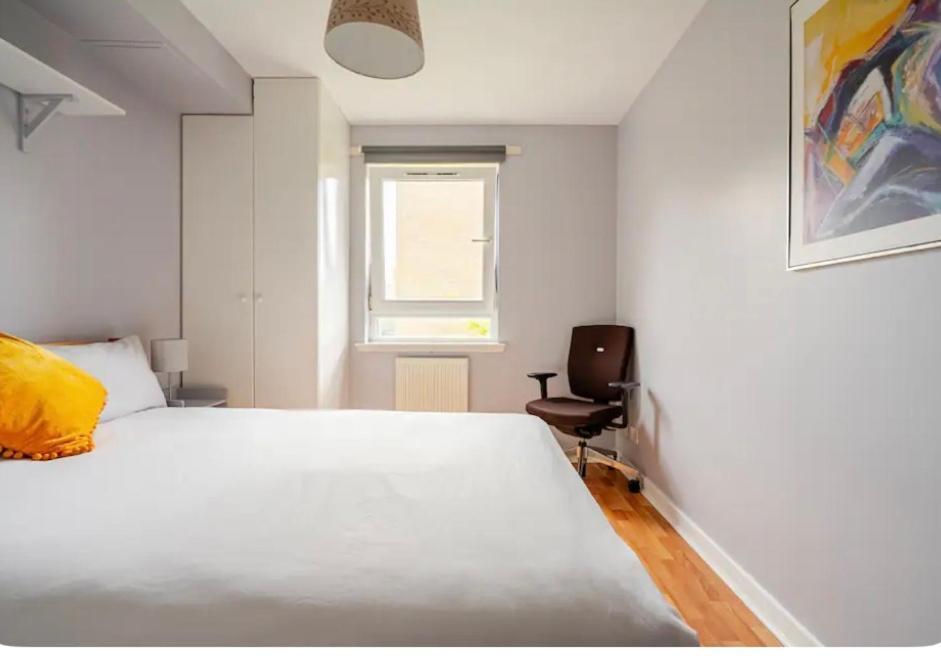 Modern Spacious Retreat Full Fibre Wi-Fi & Free Parking Эдинбург Экстерьер фото